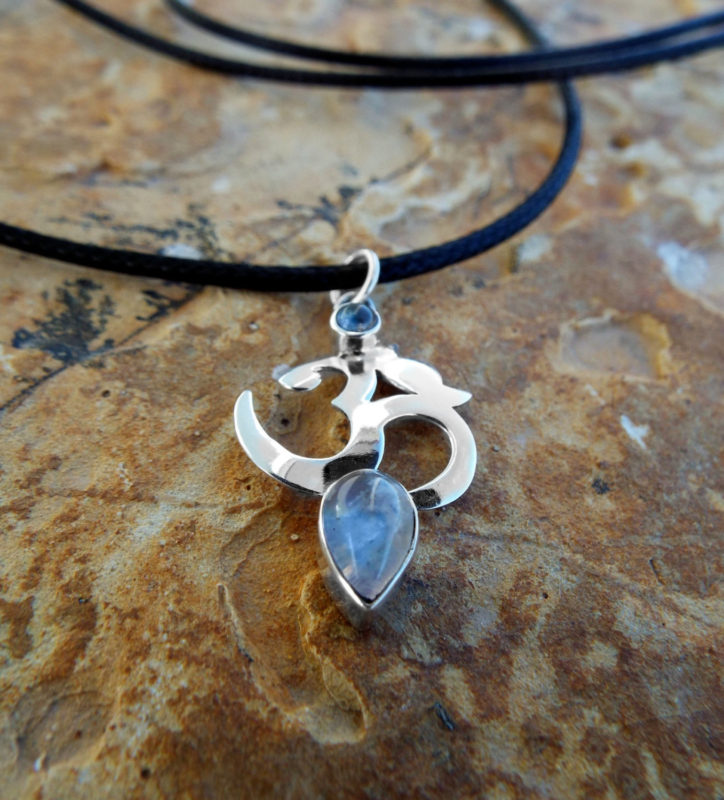 Om Pendant Silver Moonstone Gemstone Handmade Necklace Sterling 925 Symbol Indian Yoga Jewelry Meditation μεταγιον ασημι ομ