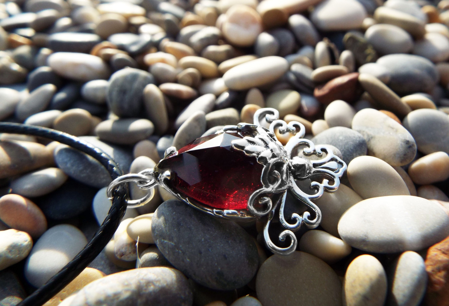 Red Crystal Natural Garnets Stone Pendant Necklace Cute Grape Charm  Stainless Steel Chain Small Lovely Fruites